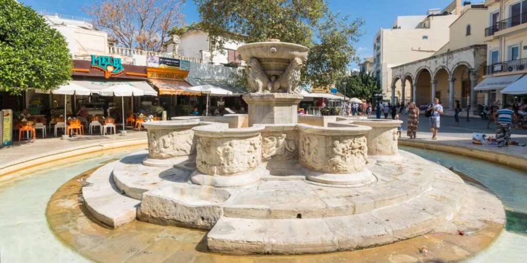 Morosini-Fountain-Heraklion-visit.jpg
