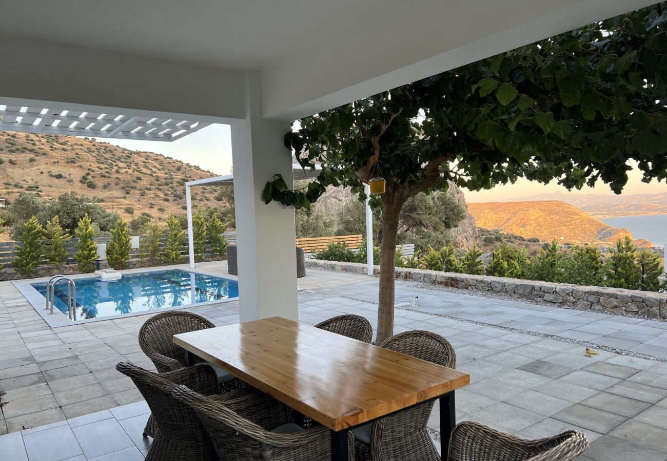 Evgoro Ouranos villa, outside space, Agia Galini Evgoro Ouranos villa, outside space, Agia Galini