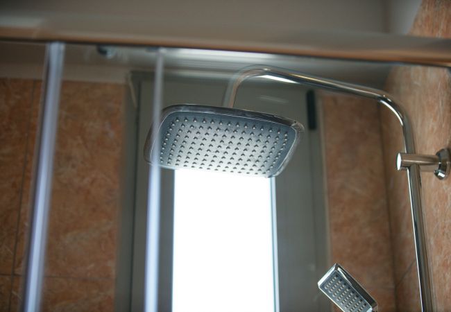 Evgoro Vrahos Villa, bathroom showerhead, Agia Galini Evgoro Vrahos Villa, bathroom showerhead, Agia Galini