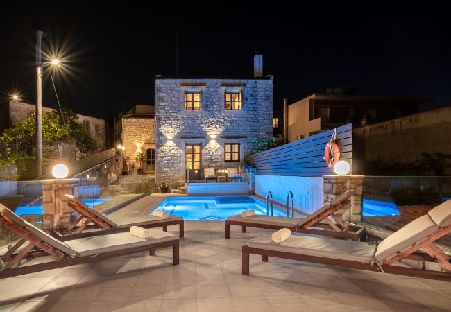 Renovated Villa, 12 persons, Kids pool, Picturesque village, Rethymno