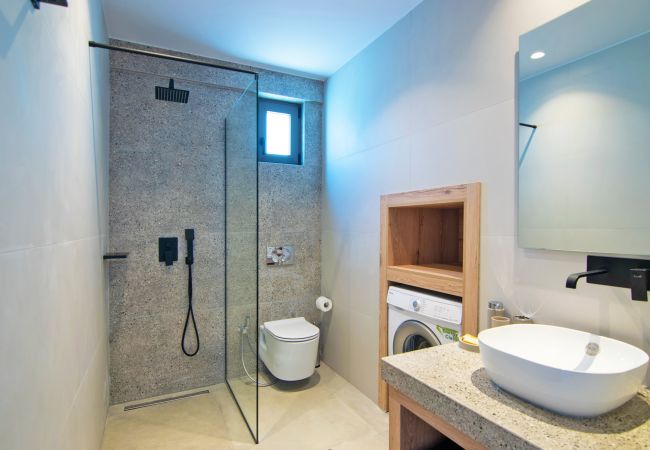 Spectacular Sea View Villa,Near Taverns & Sandy Beaches Spectacular Sea View Villa,Near Taverns & Sandy Beaches