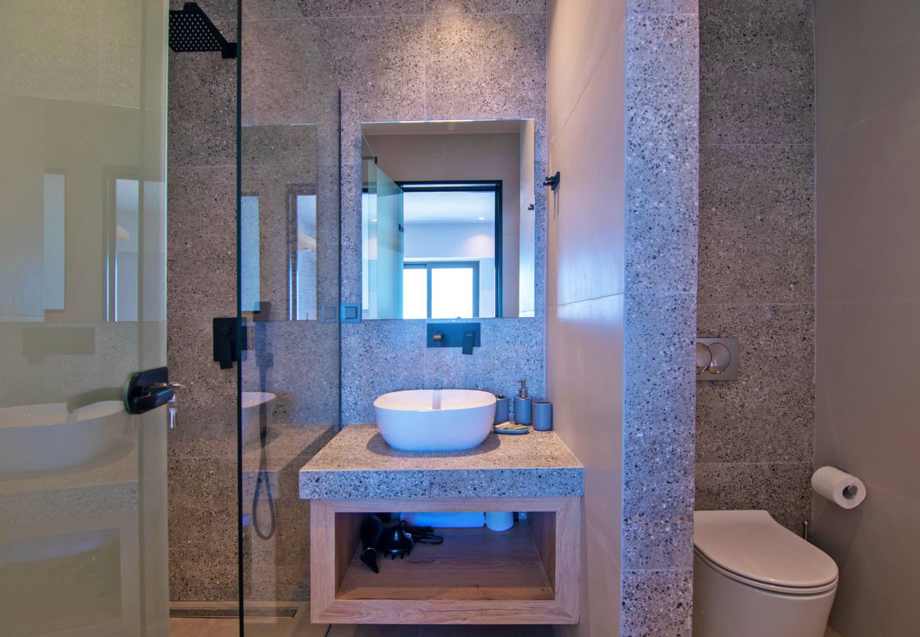 Spectacular Sea View Villa,Near Taverns & Sandy Beaches Spectacular Sea View Villa,Near Taverns & Sandy Beaches