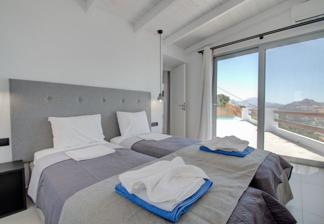 Villa in Plakias - Pyrgos Exclusive 4 Villa in Plakias - Pyrgos Exclusive 4