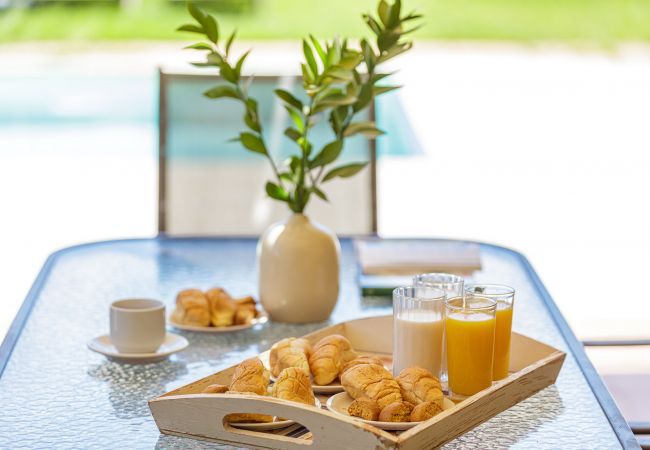 Villa in Adelianos Kampos - Mera Villa in Adelianos Kampos - Mera