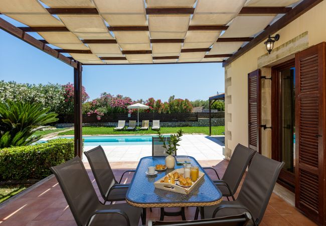 Villa in Adelianos Kampos - Mera Villa in Adelianos Kampos - Mera