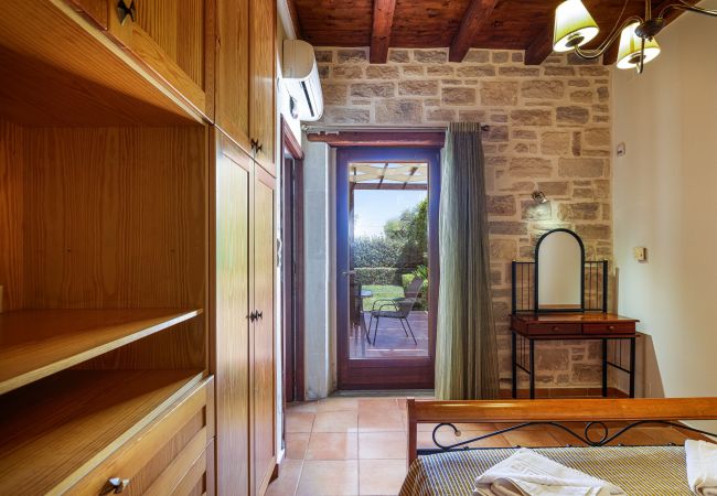 Villa in Adelianos Kampos - Mera Villa in Adelianos Kampos - Mera