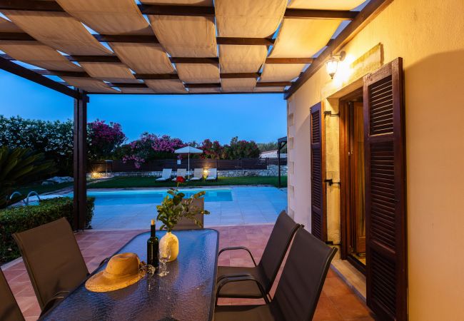 Villa in Adelianos Kampos - Mera Villa in Adelianos Kampos - Mera