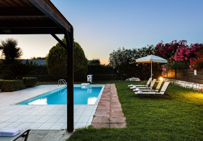 Villa in Adelianos Kampos - Mera Villa in Adelianos Kampos - Mera