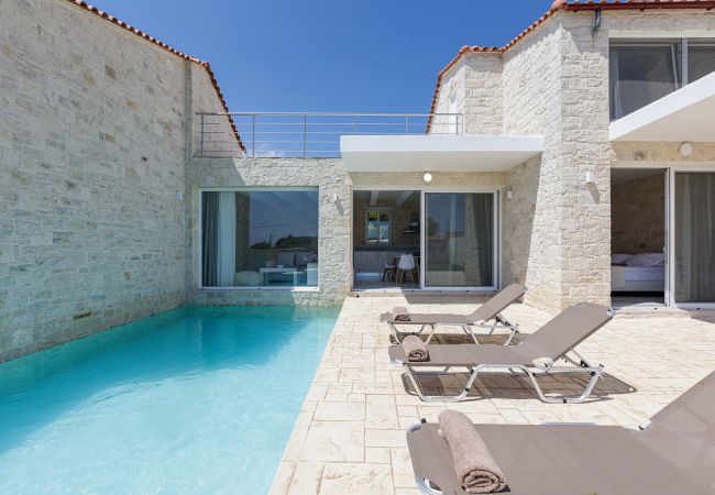 Villa in Damnoni - Mythos 2