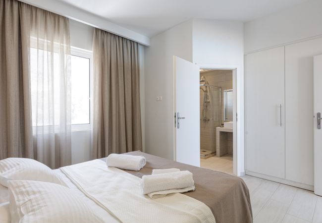 Villa in Mariou - Petres 2 Villa in Mariou - Petres 2