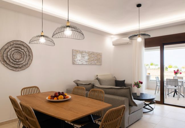 Ferienwohnung in Nea Magnisia - Zen Chic Ferienwohnung in Nea Magnisia - Zen Chic