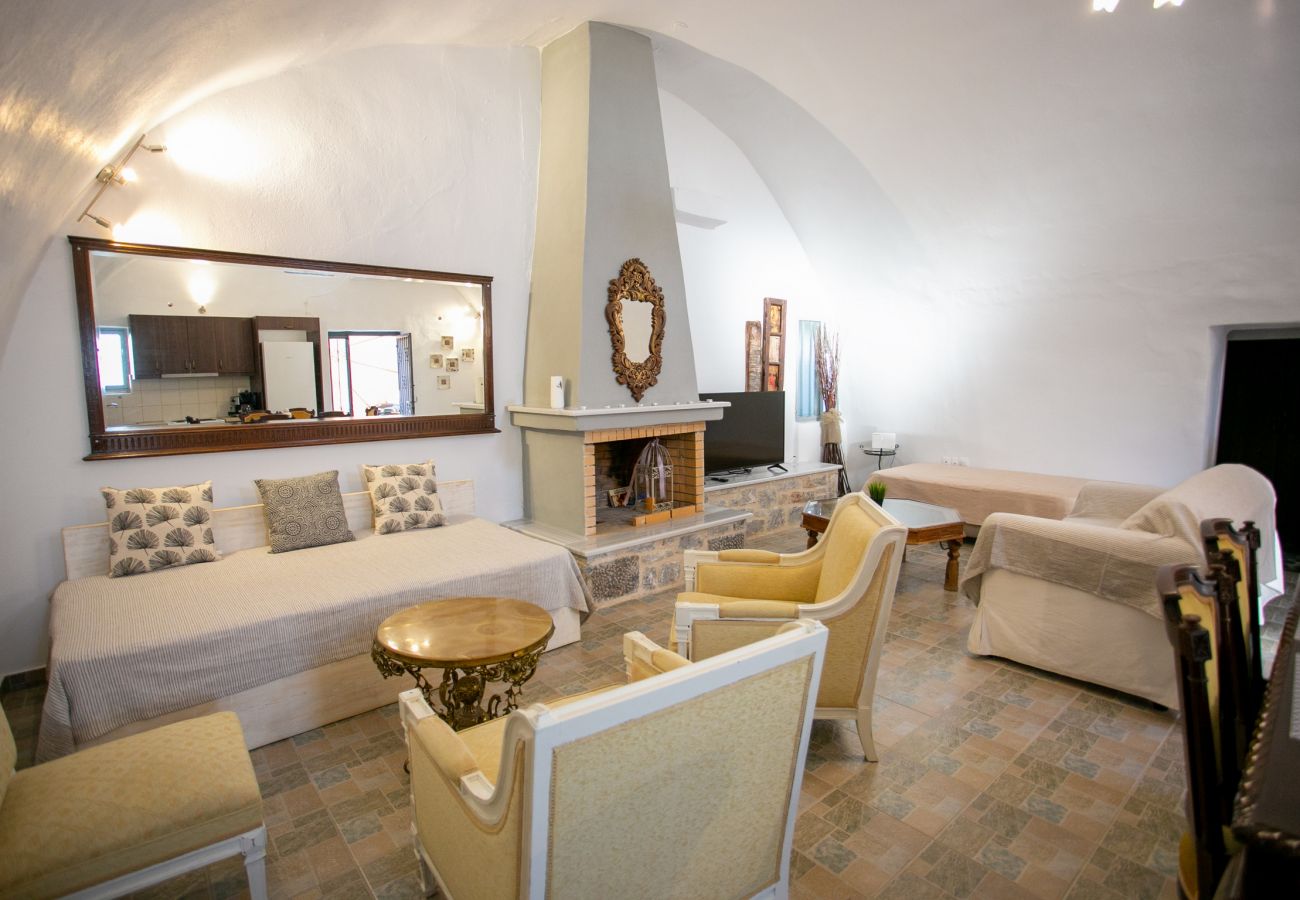 Stone built villa for 8,Private garden,Near Beach, supermarket,Mani Stone built villa for 8,Private garden,Near Beach, supermarket,Mani