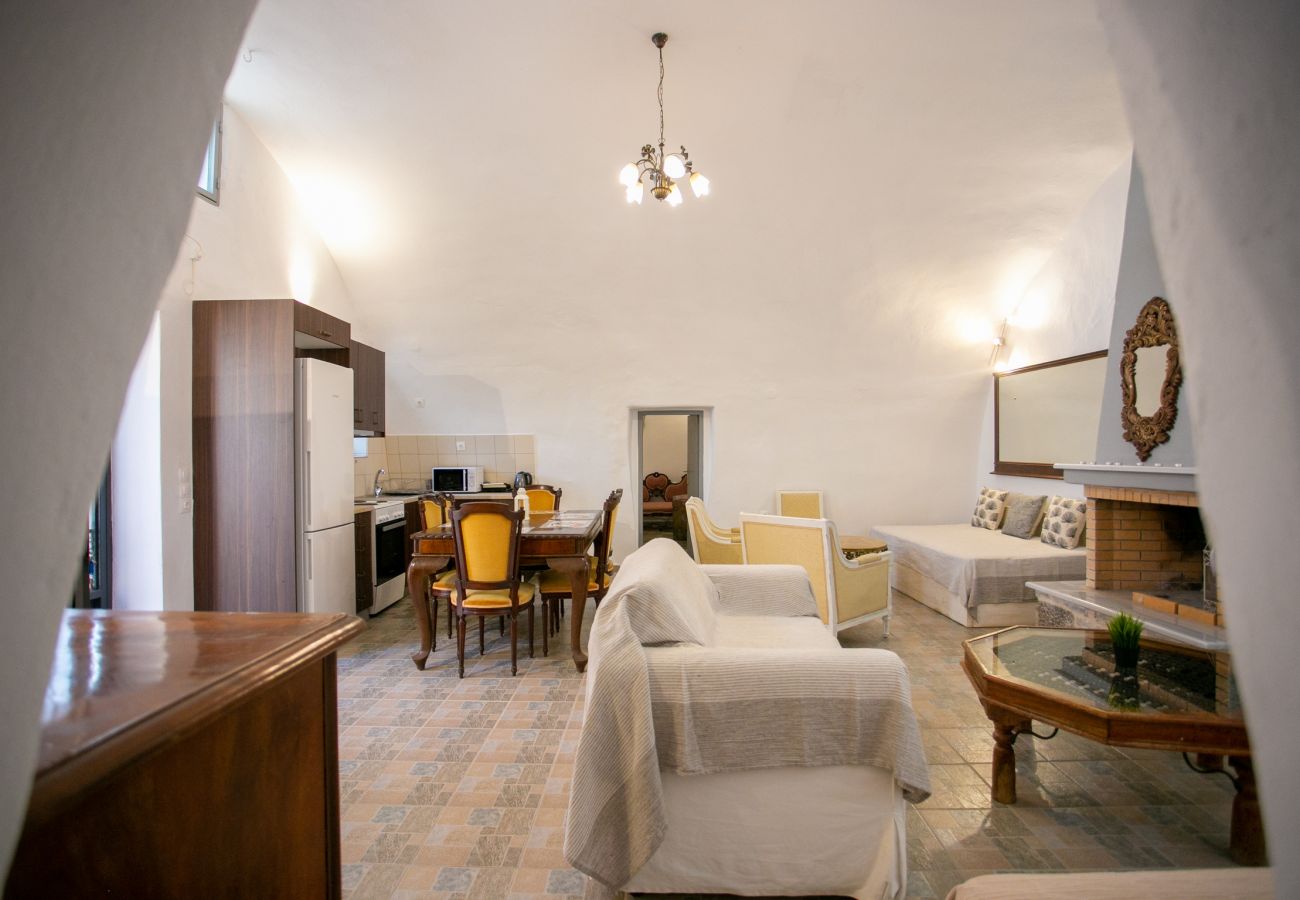 Stone built villa for 8,Private garden,Near Beach, supermarket,Mani Stone built villa for 8,Private garden,Near Beach, supermarket,Mani