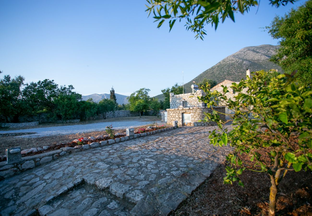 Stone built villa for 8,Private garden,Near Beach, supermarket,Mani Stone built villa for 8,Private garden,Near Beach, supermarket,Mani