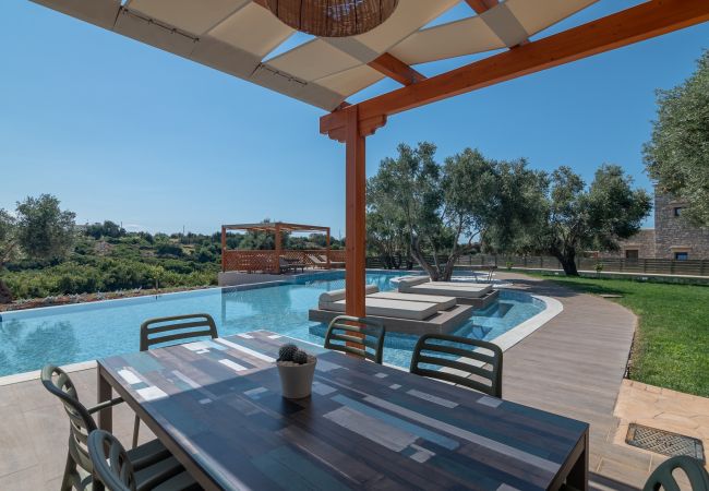 145sq.m. villa,Huge pool,Plants,Near beach & taverns,Rethymno,Crete 145sq.m. villa,Huge pool,Plants,Near beach & taverns,Rethymno,Crete