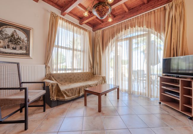 Villa in Agia Triada - Teacher’s Cottage Villa in Agia Triada - Teacher’s Cottage