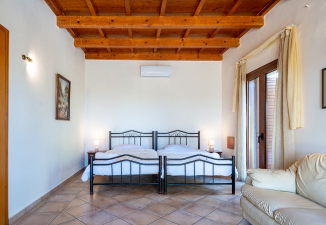 Villa in Agia Triada - Teacher’s Cottage Villa in Agia Triada - Teacher’s Cottage