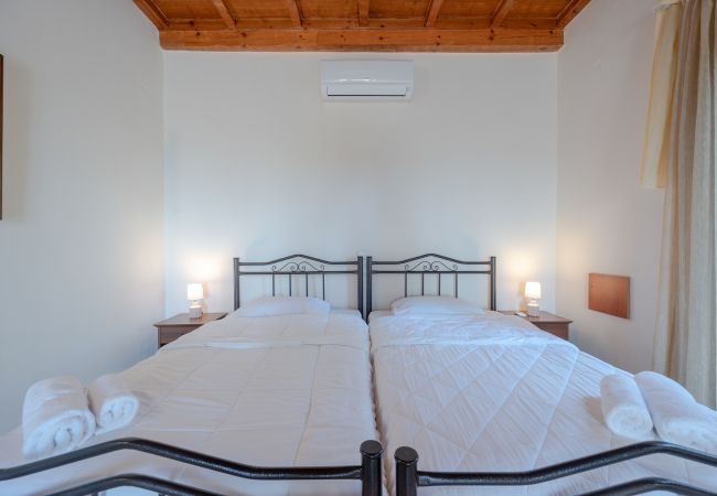 Villa in Agia Triada - Teacher’s Cottage Villa in Agia Triada - Teacher’s Cottage