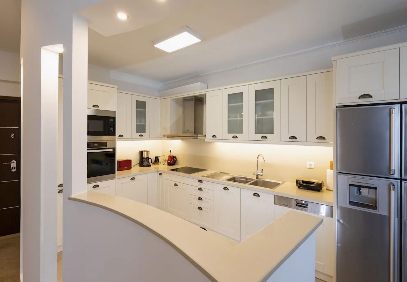 Helen Luxury Holiday House, Fully Equipped Kitchen  Helen Luxury Holiday House, Fully Equipped Kitchen