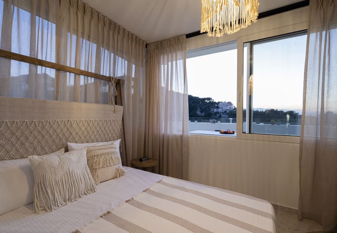 Helen Luxury Holiday House, Cozy Bedroom Helen Luxury Holiday House, Cozy Bedroom