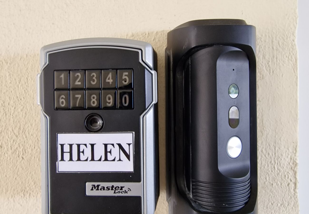 Helen Luxury Holiday House, Masterlock Box Helen Luxury Holiday House, Masterlock Box