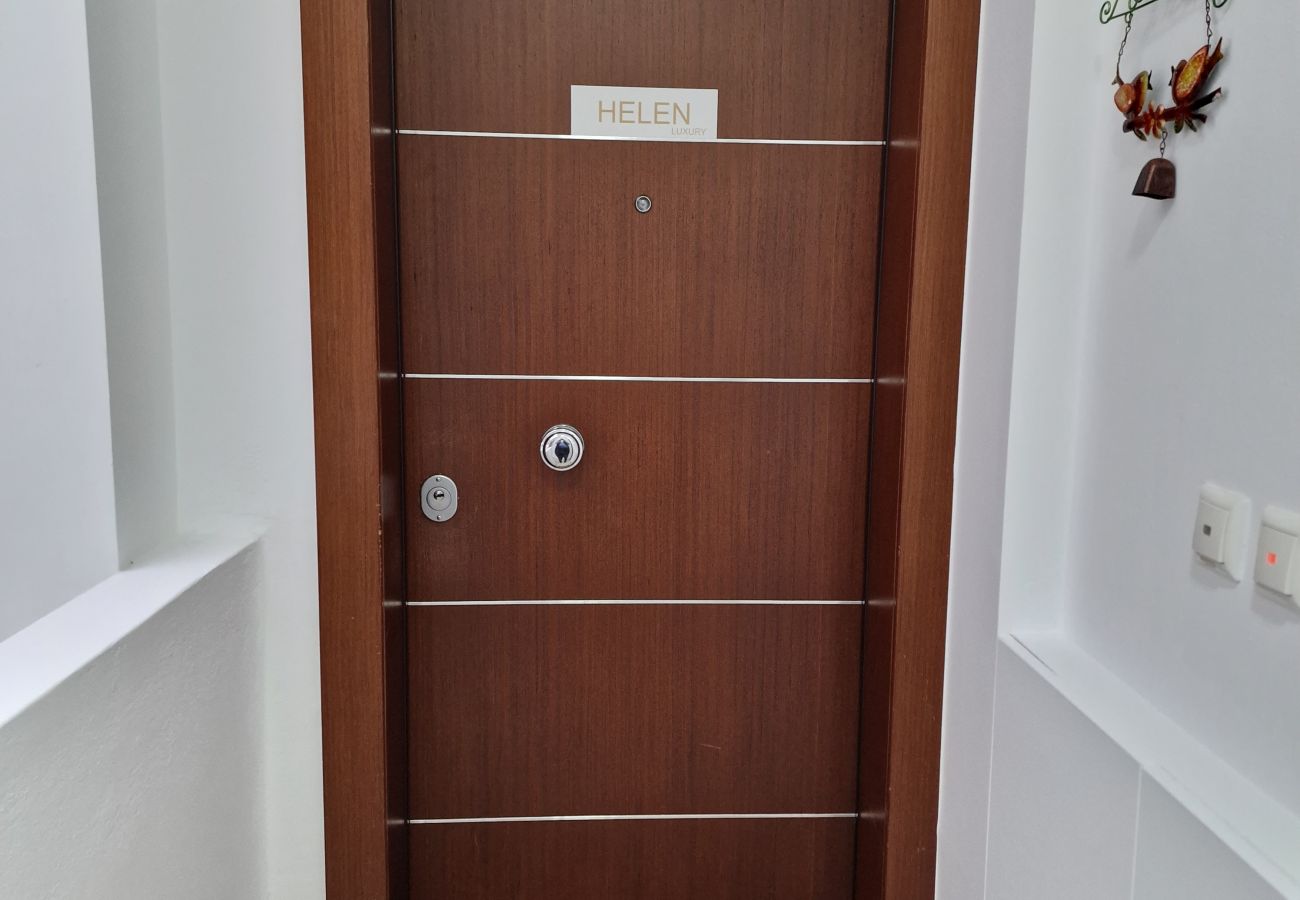 Helen Luxury Holiday House, Apartment Entrance Helen Luxury Holiday House, Apartment Entrance