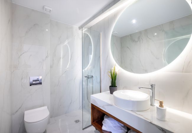 Creta Sun,104 Luxury Studio, Modern Bathroom Creta Sun,104 Luxury Studio, Modern Bathroom