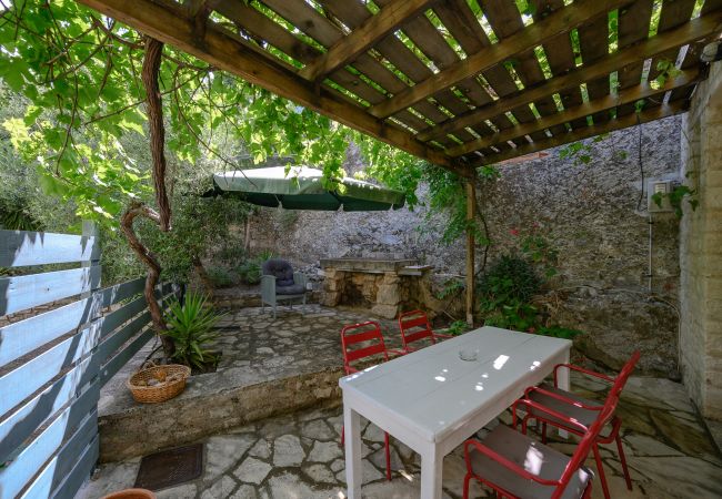 Serene area villa,Private pool,Mountains,Near taverns Serene area villa,Private pool,Mountains,Near taverns