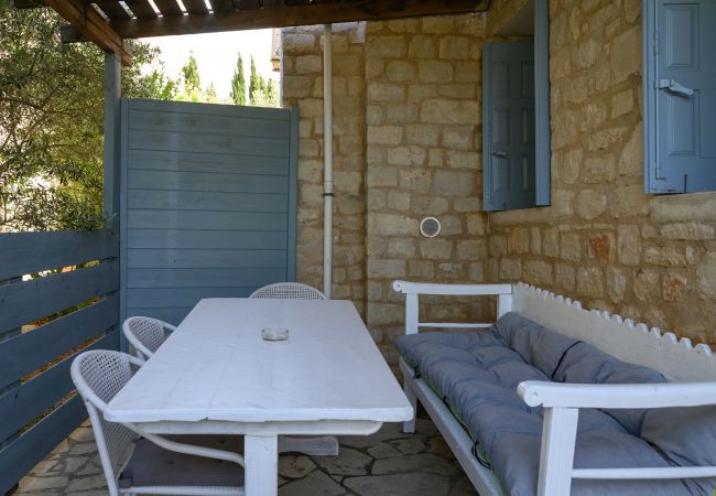Serene area villa,Private pool,Mountains,Near taverns Serene area villa,Private pool,Mountains,Near taverns