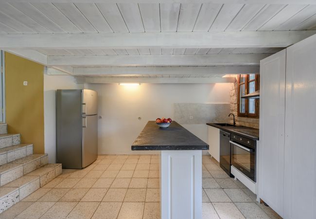 Serene area villa,Private pool,Mountains,Near taverns Serene area villa,Private pool,Mountains,Near taverns