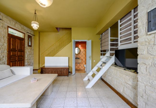 Serene area villa,Private pool,Mountains,Near taverns Serene area villa,Private pool,Mountains,Near taverns