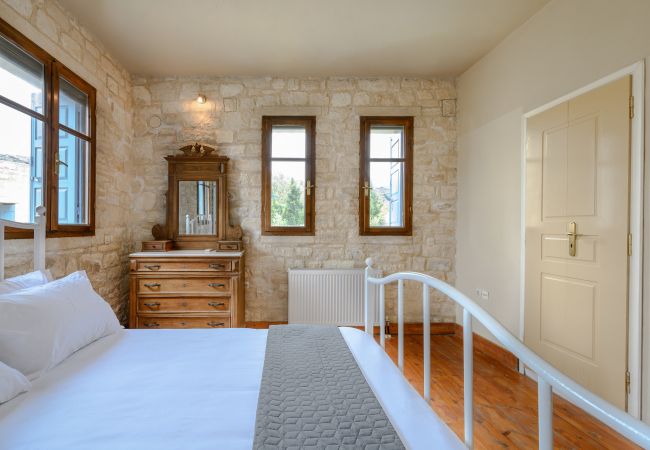 Serene area villa,Private pool,Mountains,Near taverns Serene area villa,Private pool,Mountains,Near taverns