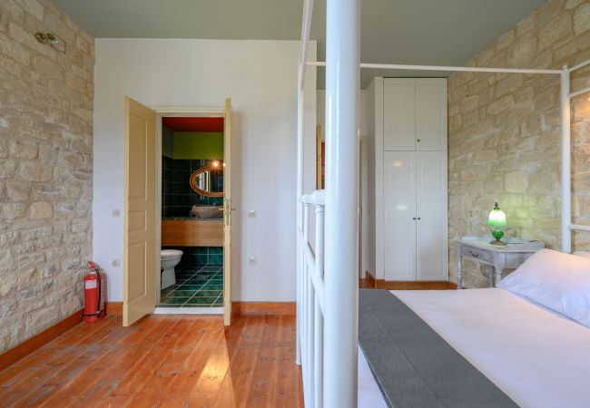 Serene area villa,Private pool,Mountains,Near taverns Serene area villa,Private pool,Mountains,Near taverns