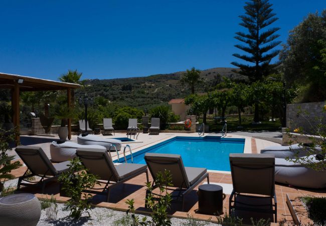 Villa in Kyrianna - Kipo Paradiso stone villa Villa in Kyrianna - Kipo Paradiso stone villa