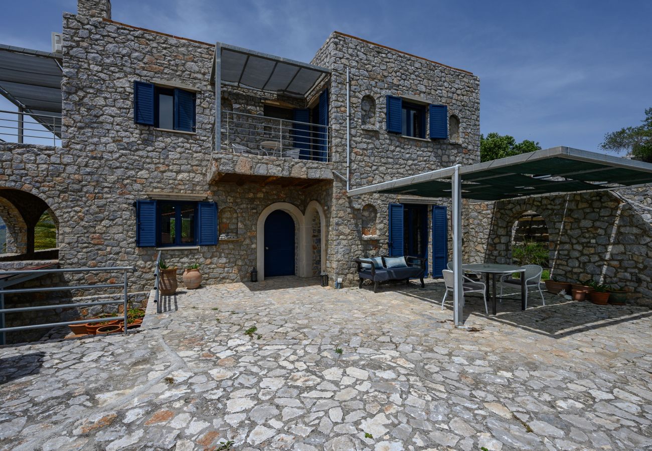 Petritis,serene villa,pool,Near taverns,Crete,Greece Petritis,serene villa,pool,Near taverns,Crete,Greece