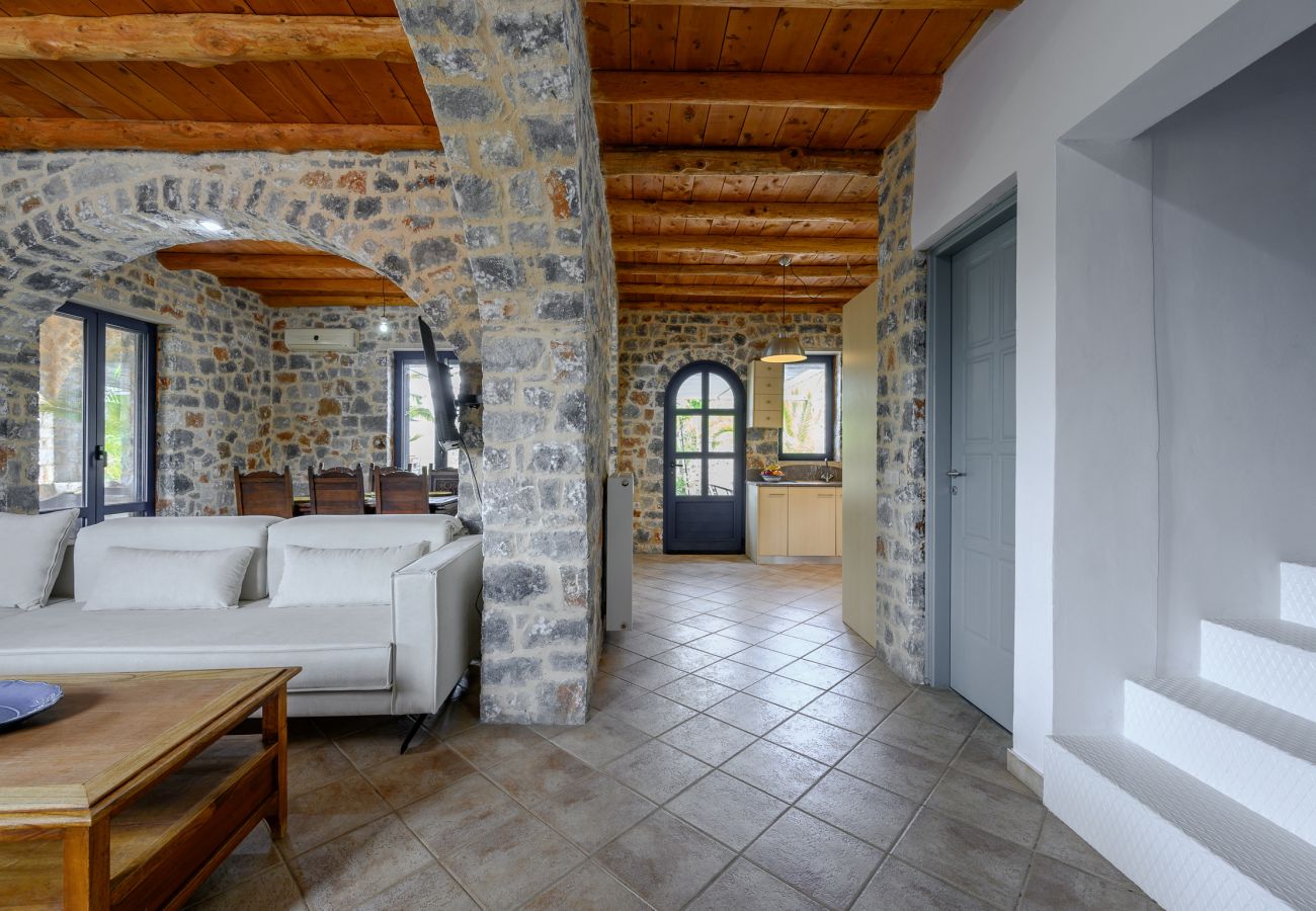 Petritis,serene villa,pool,Near taverns,Crete,Greece Villa in Lampini - Petritis