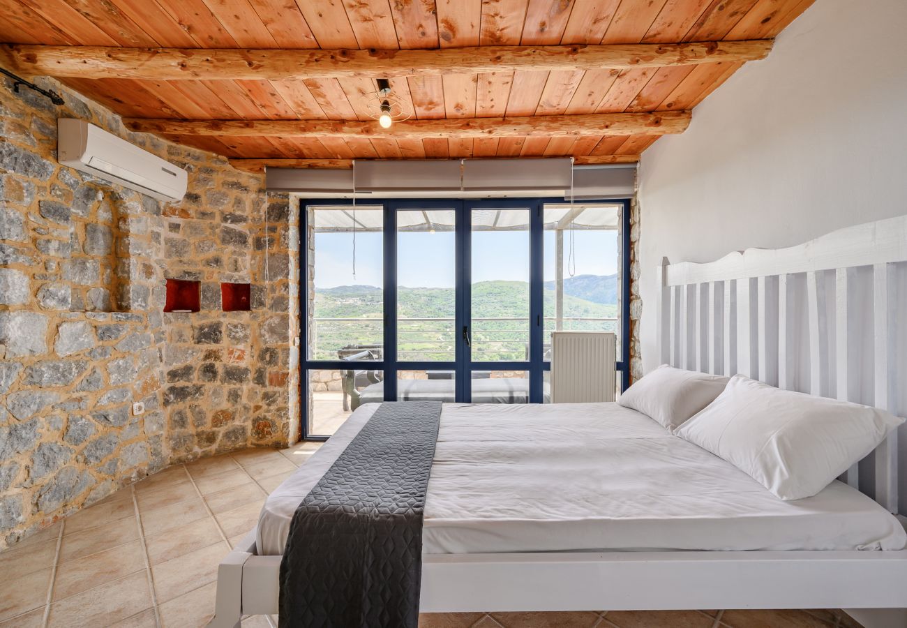 Petritis,serene villa,pool,Near taverns,Crete,Greece Petritis,serene villa,pool,Near taverns,Crete,Greece