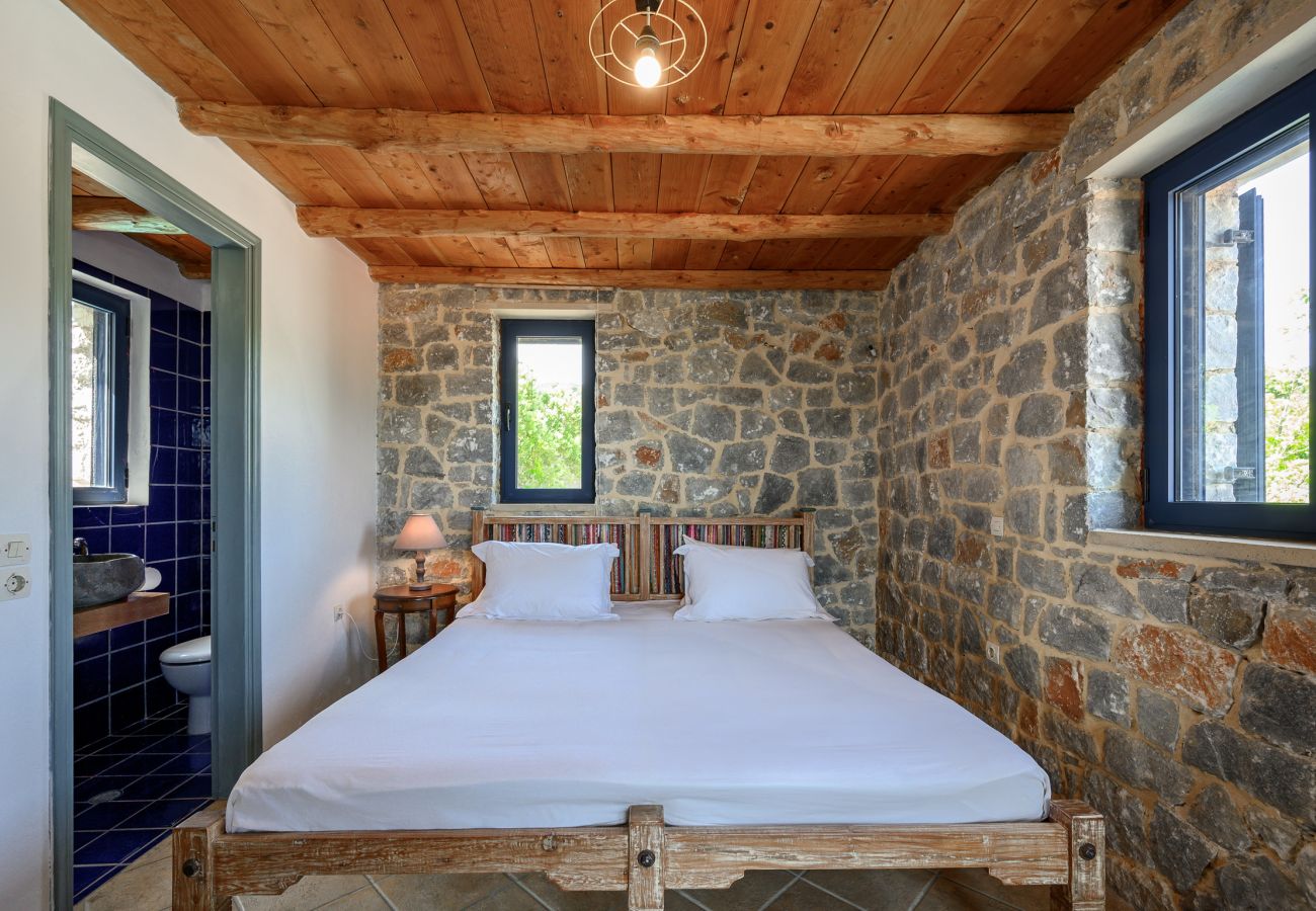 Petritis,serene villa,pool,Near taverns,Crete,Greece Petritis,serene villa,pool,Near taverns,Crete,Greece