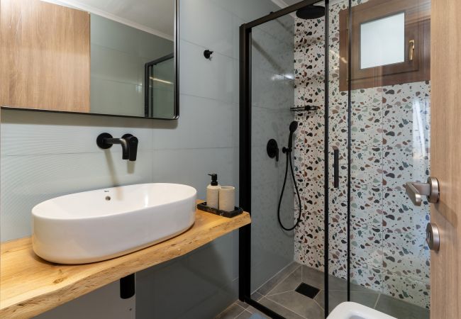 Fantastic views wooden villa,Near tavern, Maroulas village,Rethymno Fantastic views wooden villa,Near tavern, Maroulas village,Rethymno