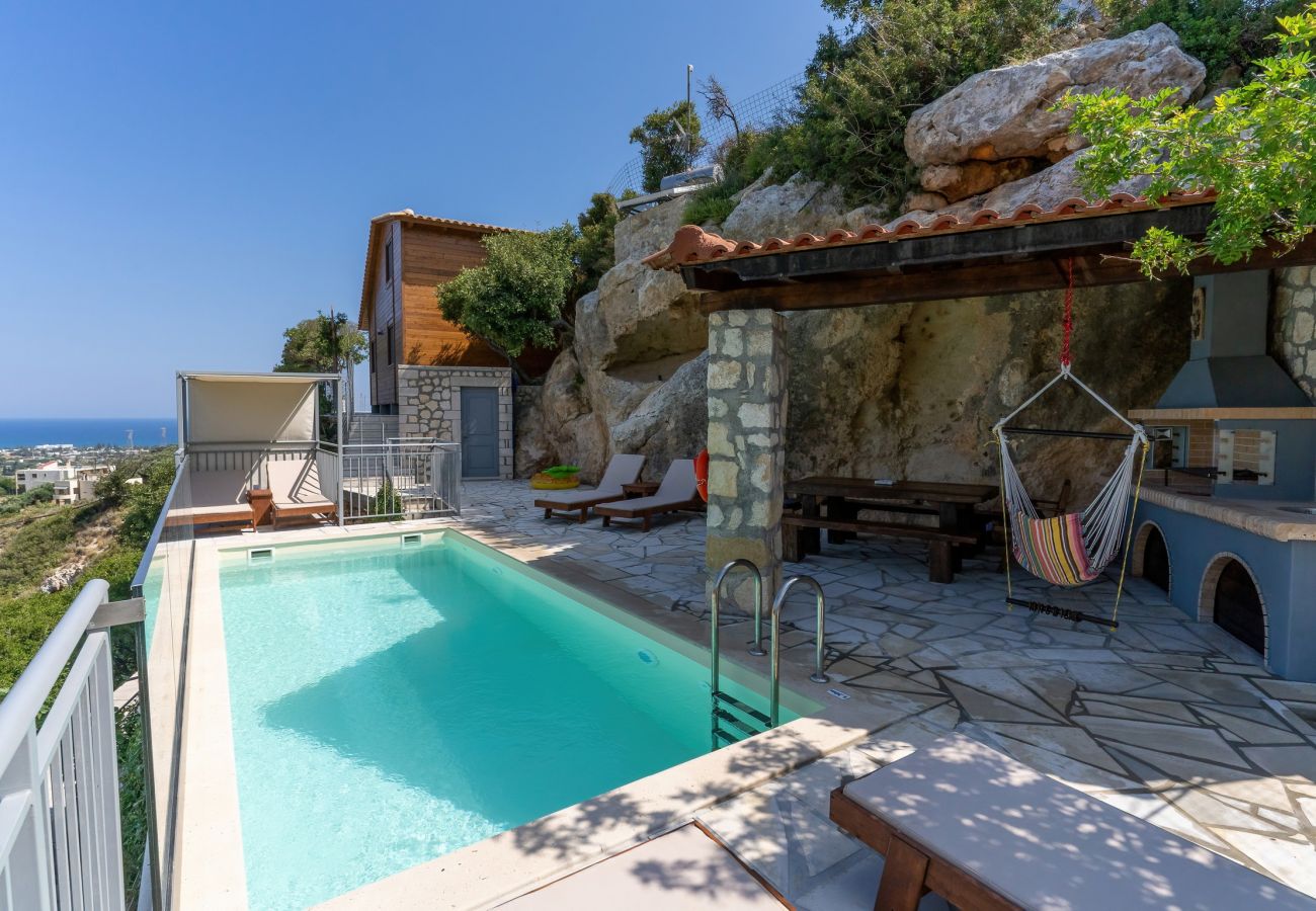 Fantastic views wooden villa,Near tavern, Maroulas village,Rethymno Fantastic views wooden villa,Near tavern, Maroulas village,Rethymno