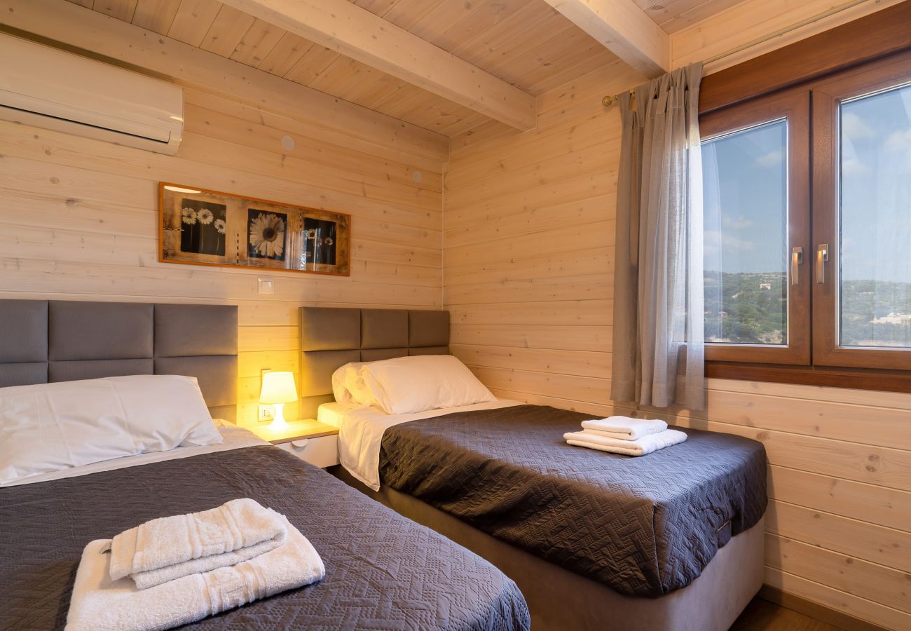 Fantastic views wooden villa,Near tavern, Maroulas village,Rethymno Fantastic views wooden villa,Near tavern, Maroulas village,Rethymno