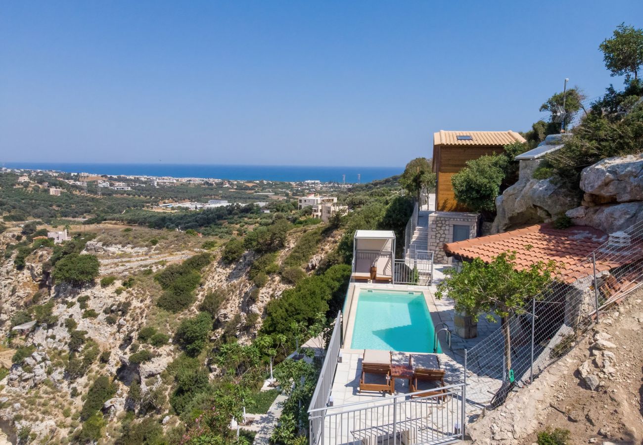 Fantastic views wooden villa,Near tavern, Maroulas village,Rethymno Fantastic views wooden villa,Near tavern, Maroulas village,Rethymno