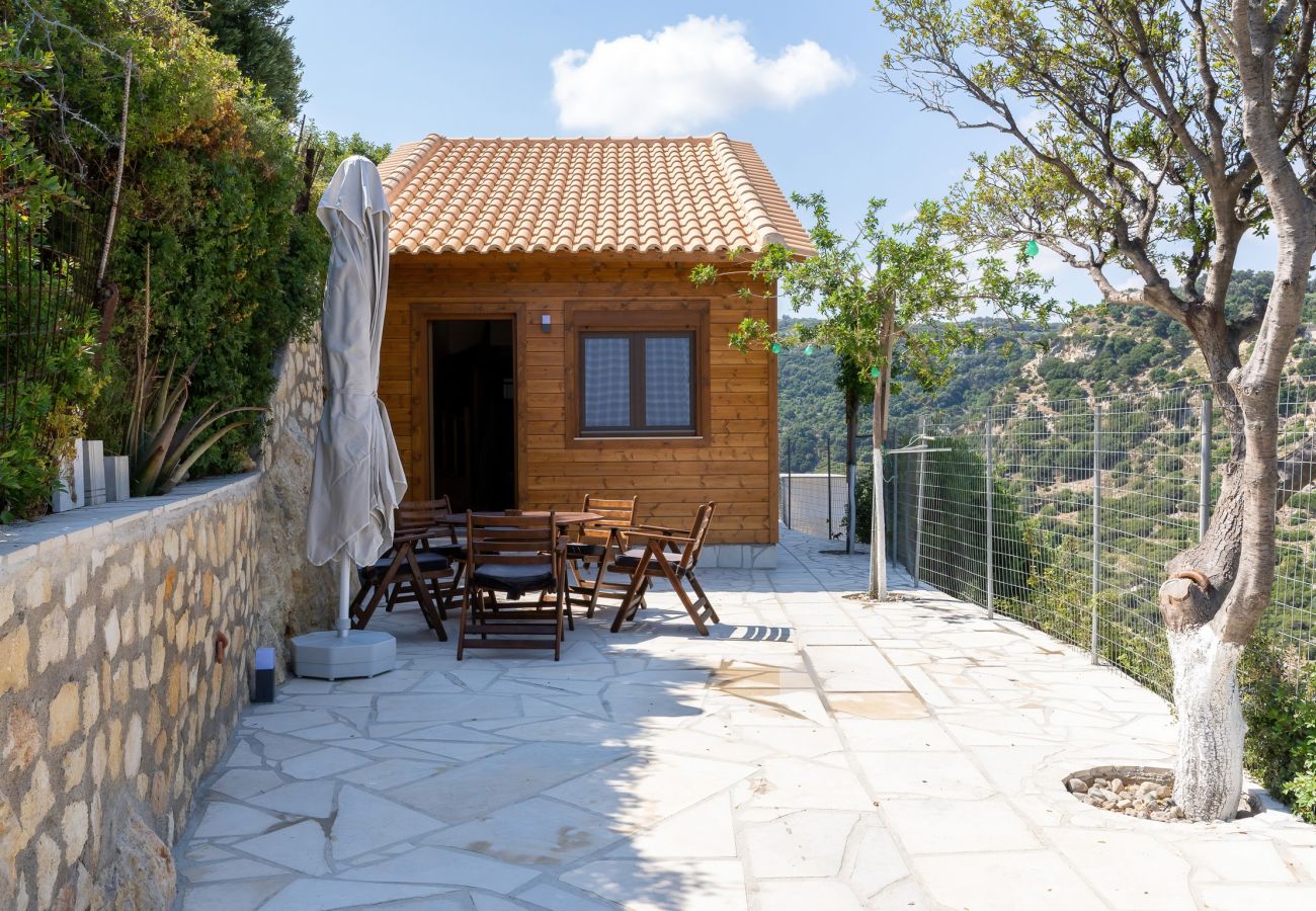Fantastic views wooden villa,Near tavern, Maroulas village,Rethymno Fantastic views wooden villa,Near tavern, Maroulas village,Rethymno