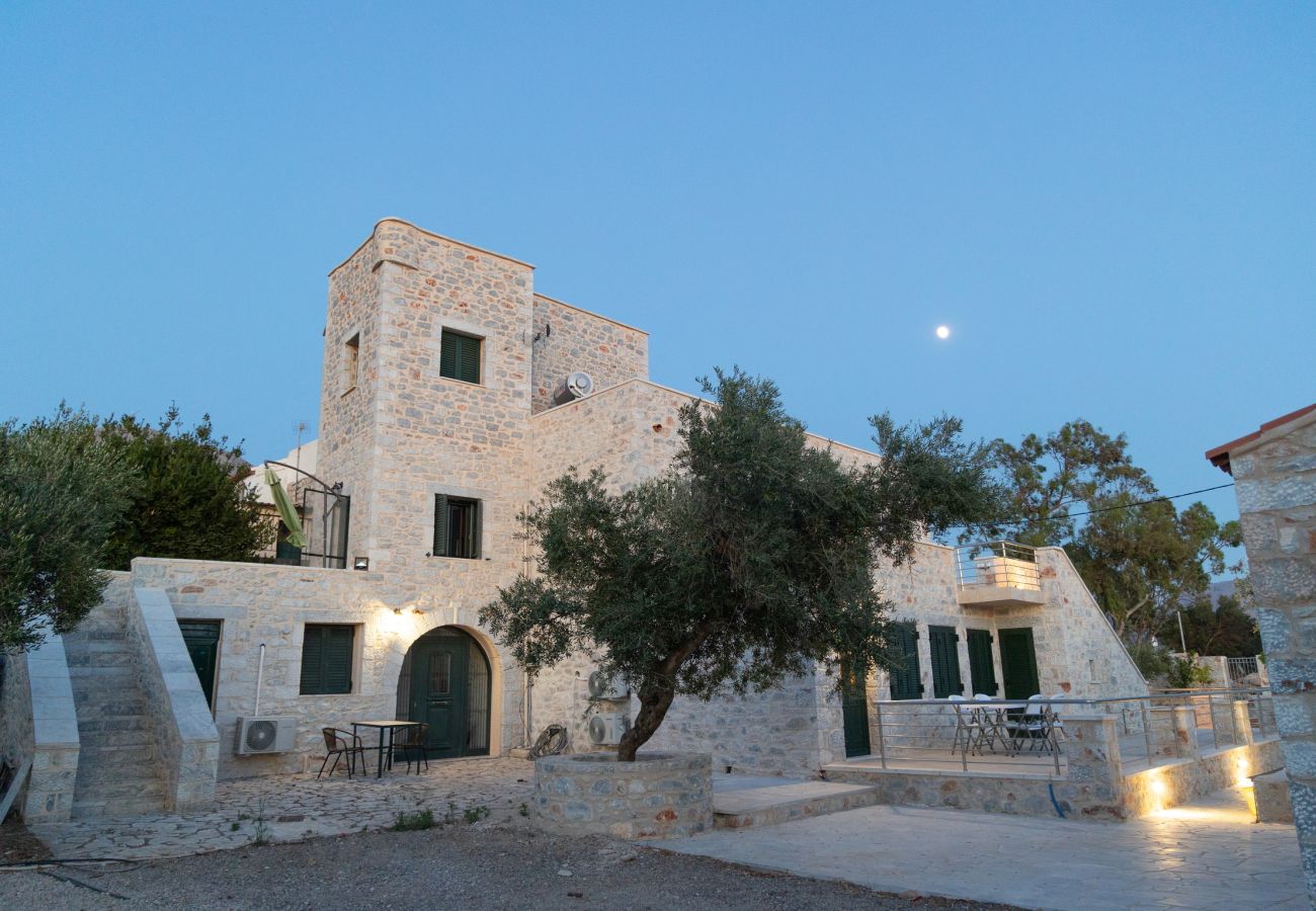 Studio in Agia Varvara - Mani Tsopakas Residences - Avli Studio Studio in Agia Varvara - Mani Tsopakas Residences - Avli Studio