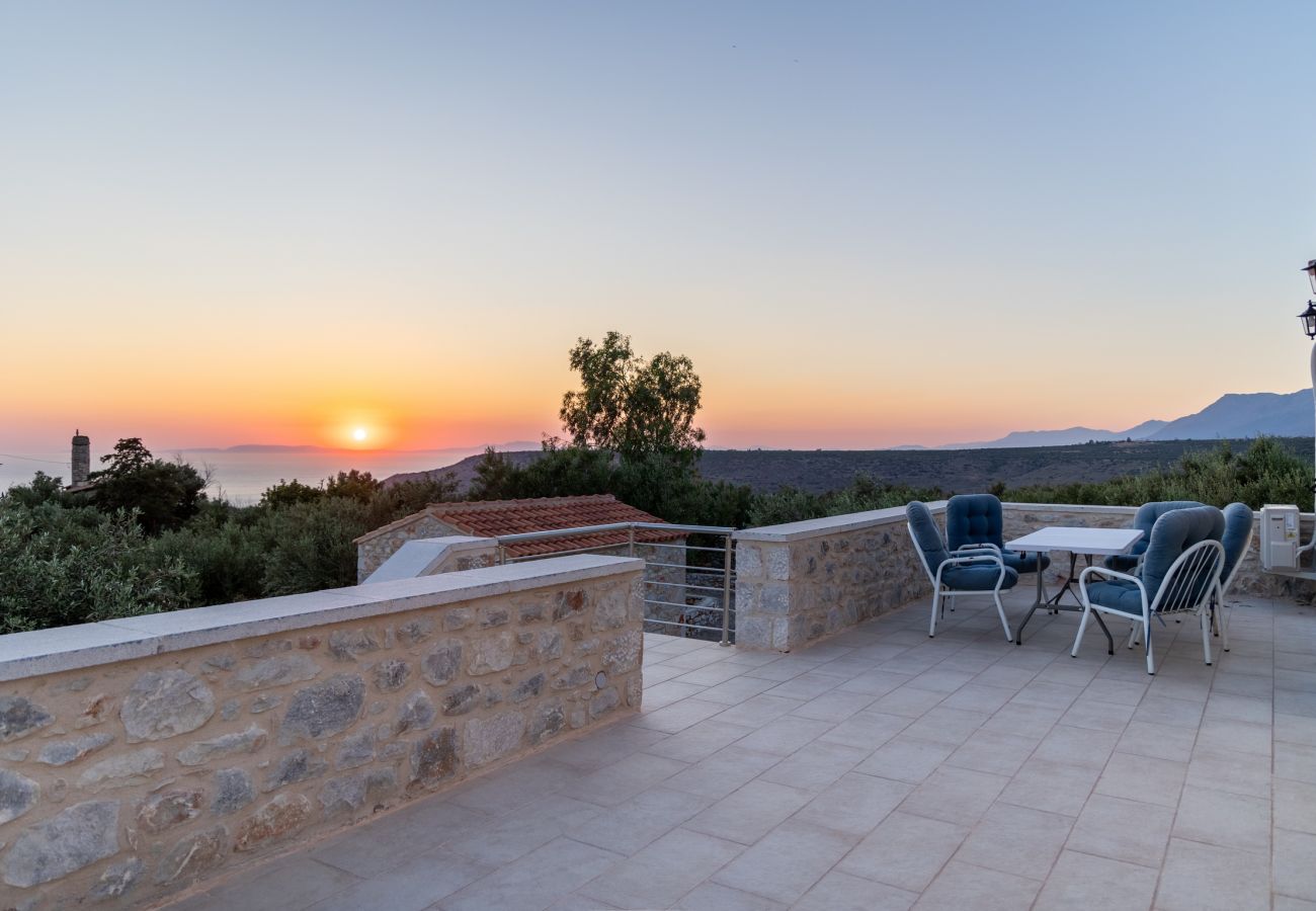 Studio in Agia Varvara - Mani Tsopakas Residences - Avli Studio Studio in Agia Varvara - Mani Tsopakas Residences - Avli Studio