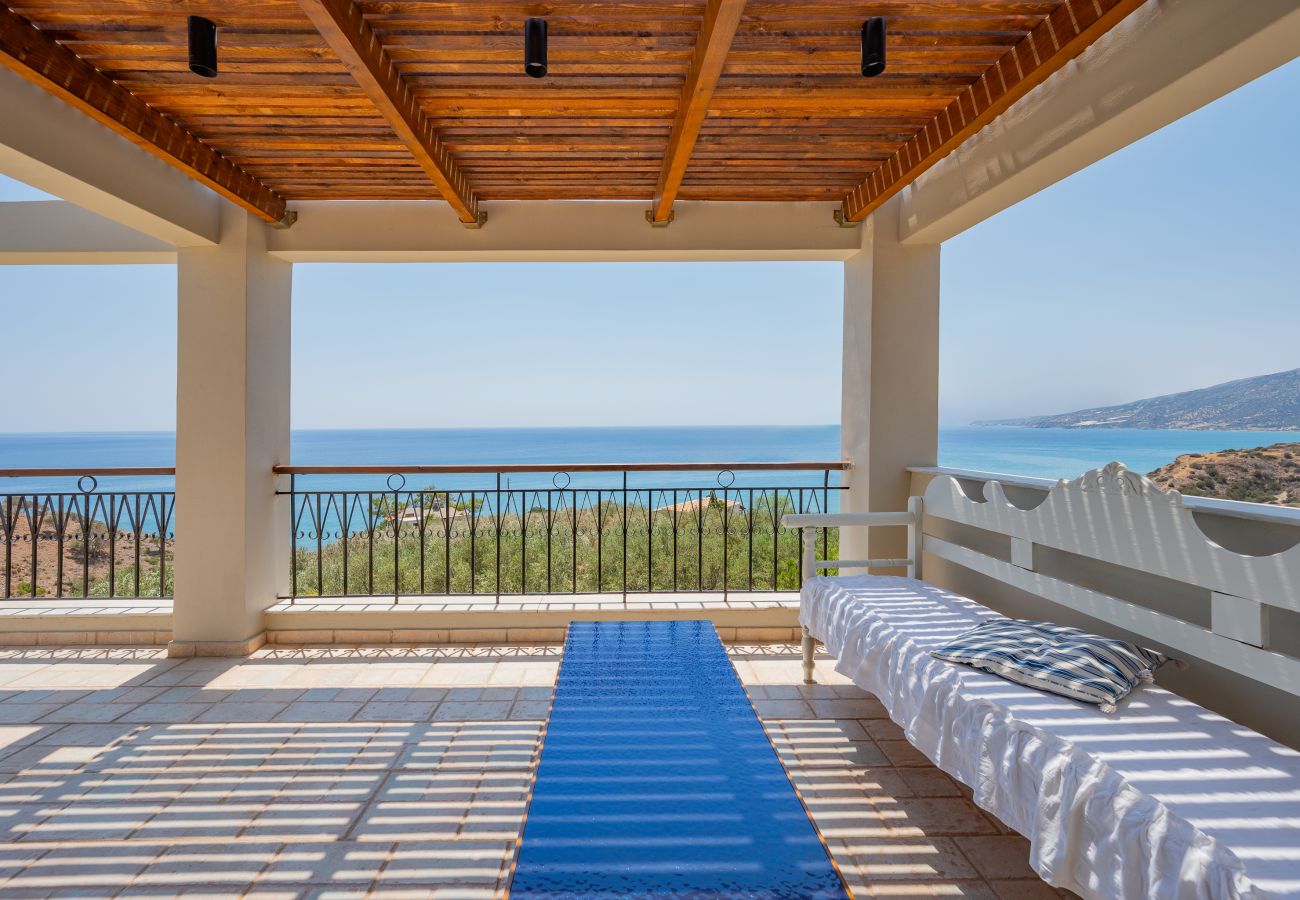 Gallery Apartment,near beach,shared pool, balcony view Gallery Apartment,near beach,shared pool, balcony view