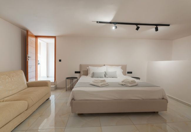 Villa in Panormo - Ami Manoir Villa in Panormo - Ami Manoir