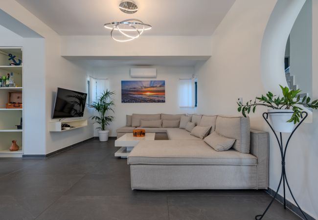 Villa in Rethymno Town - 3A's Family Luxury Villa Villa in Rethymno Town - 3A's Family Luxury Villa