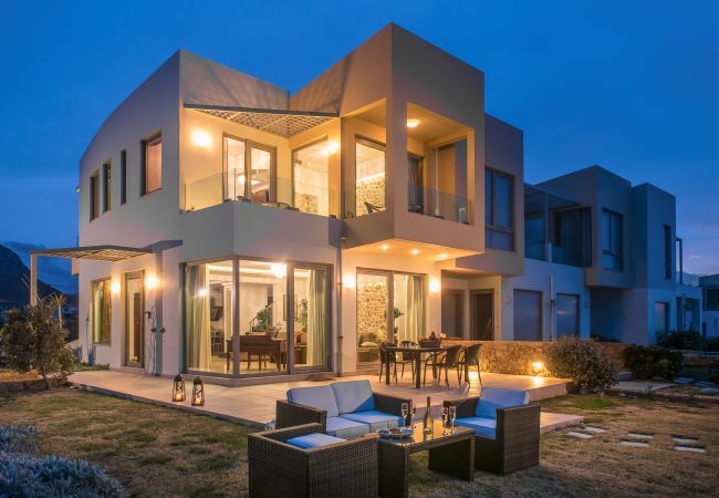 Villa in Kato Gouves - Artemis beachfront villa-on the Waves Villa in Kato Gouves - Artemis beachfront villa-on the Waves