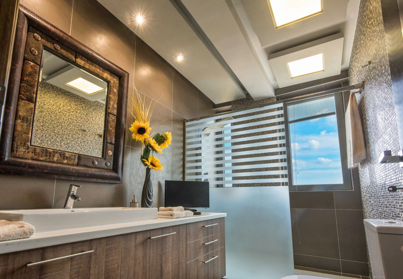 Villa in Kato Gouves - Artemis beachfront villa-on the Waves Villa in Kato Gouves - Artemis beachfront villa-on the Waves